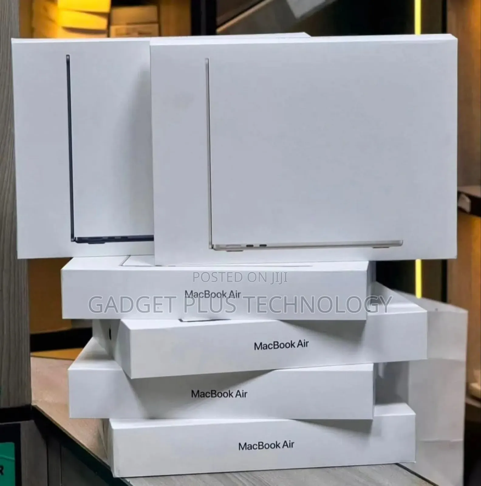 New Laptop Apple MacBook Air 2025 M4 13-inch 16GB Apple M4 SSD 256GB