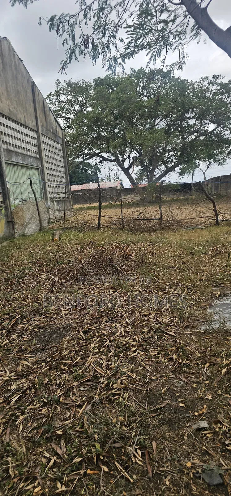 2 Acres of Land With Old Godown on Sale Changamwe Near Round About.