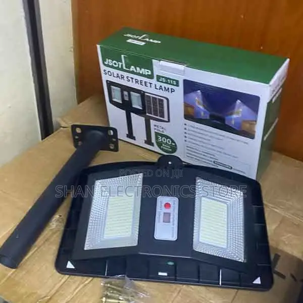 Rain Proof Stand Screw 300w Solar Street Light Cclamp