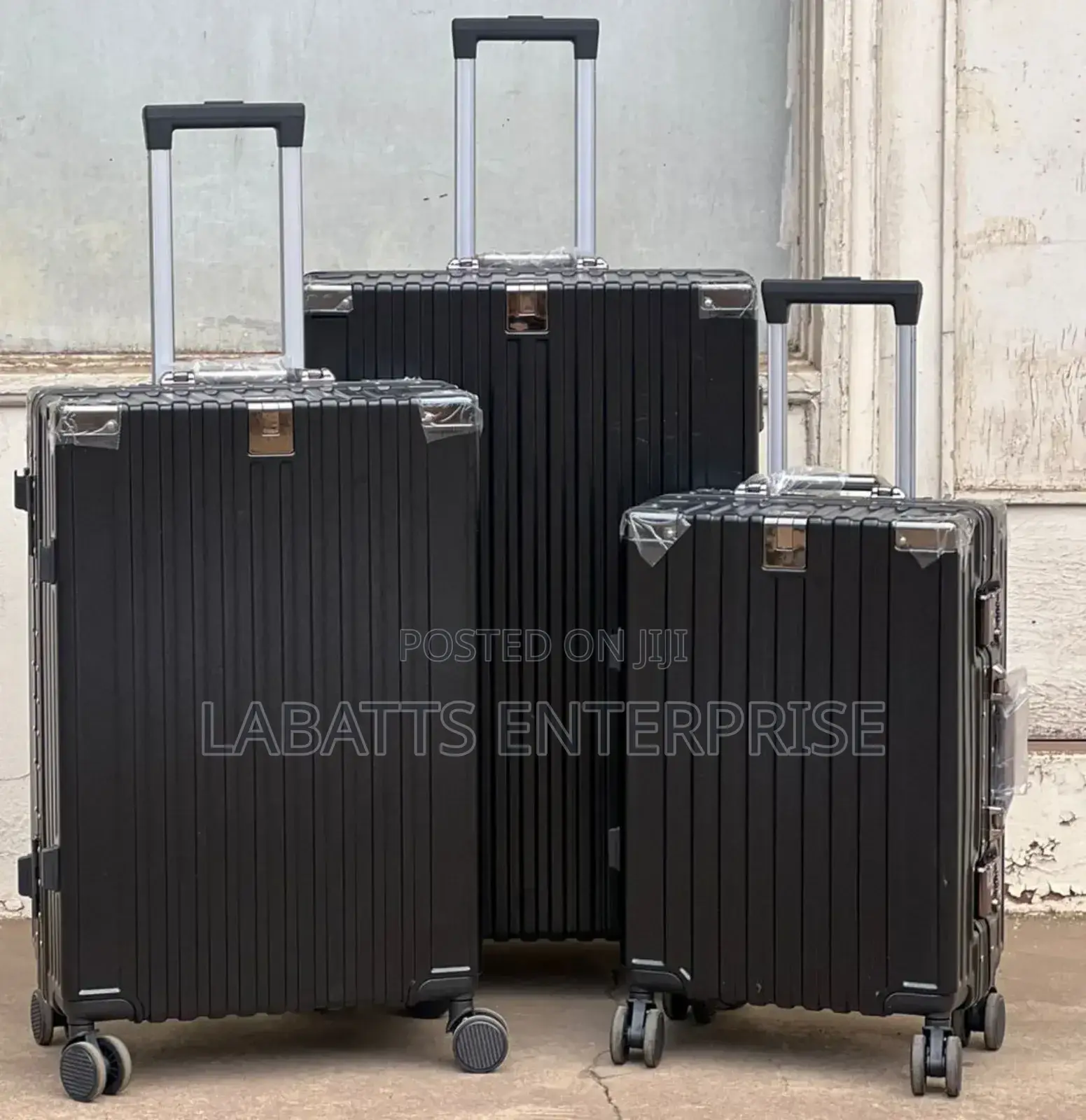 3 in 1 Design Laxurious Managerial Aliminium Flame Zippless Suitcase