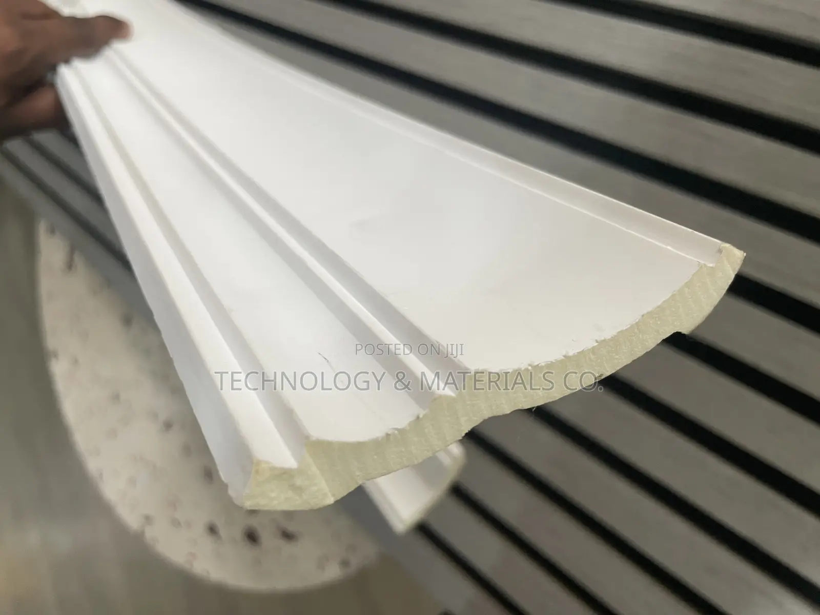 Ceiling Finish-4 Inch Fibre Cornice