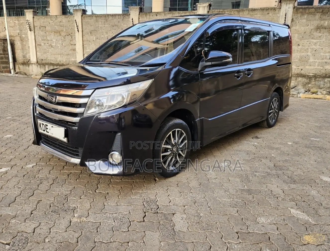 Toyota Noah 2014 Black