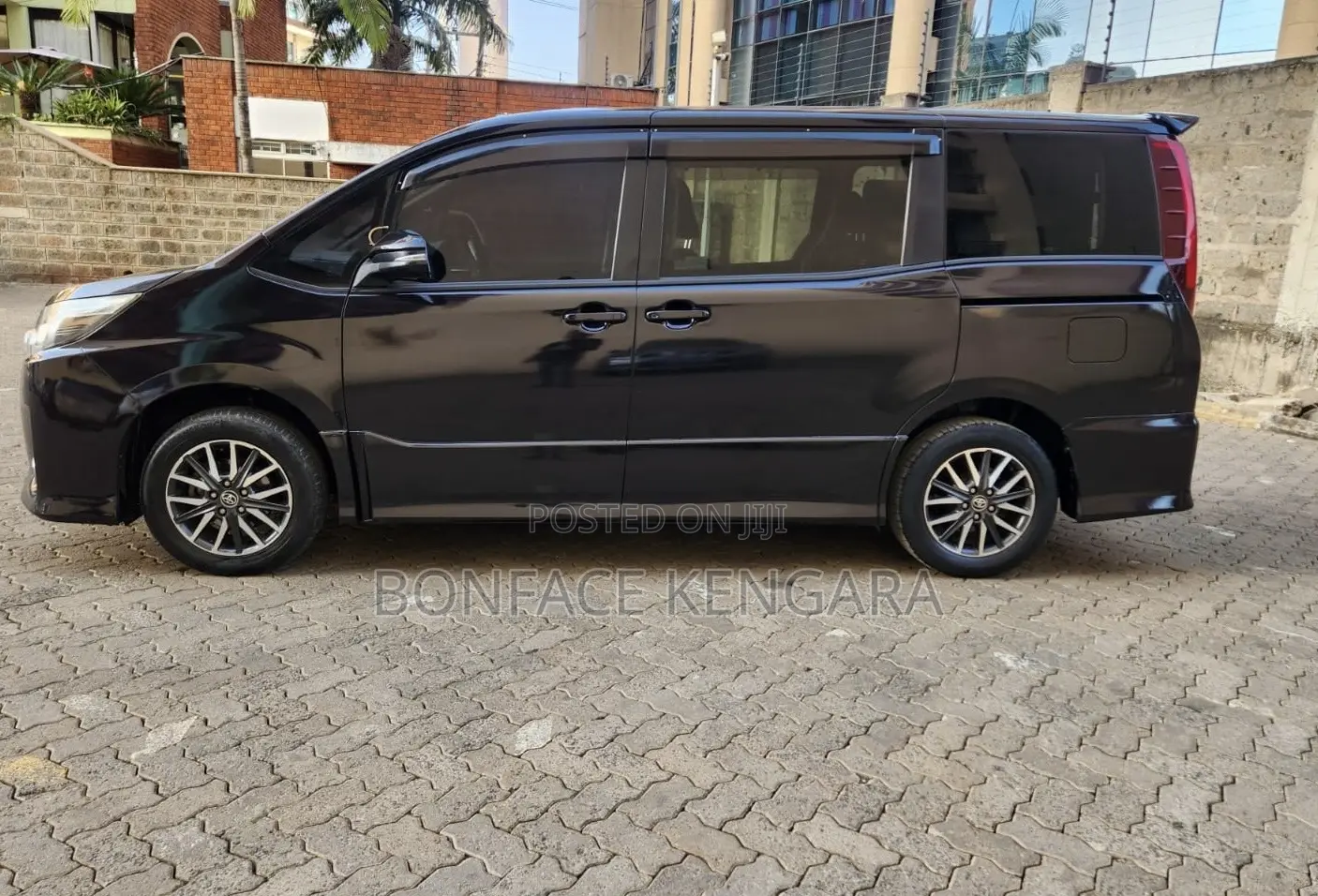 Toyota Noah 2014 Black