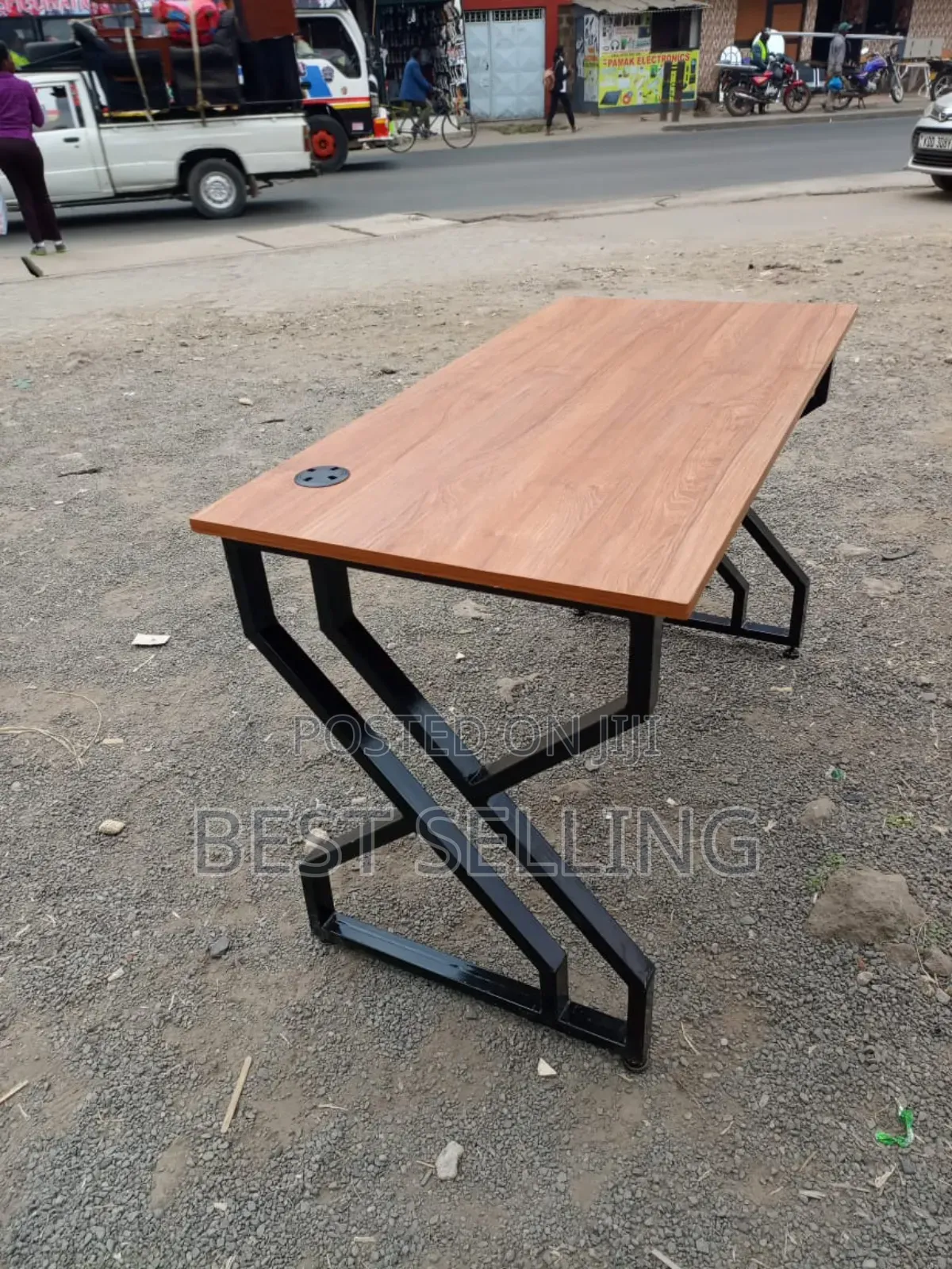 Modern Metallic Stand Computer Desk