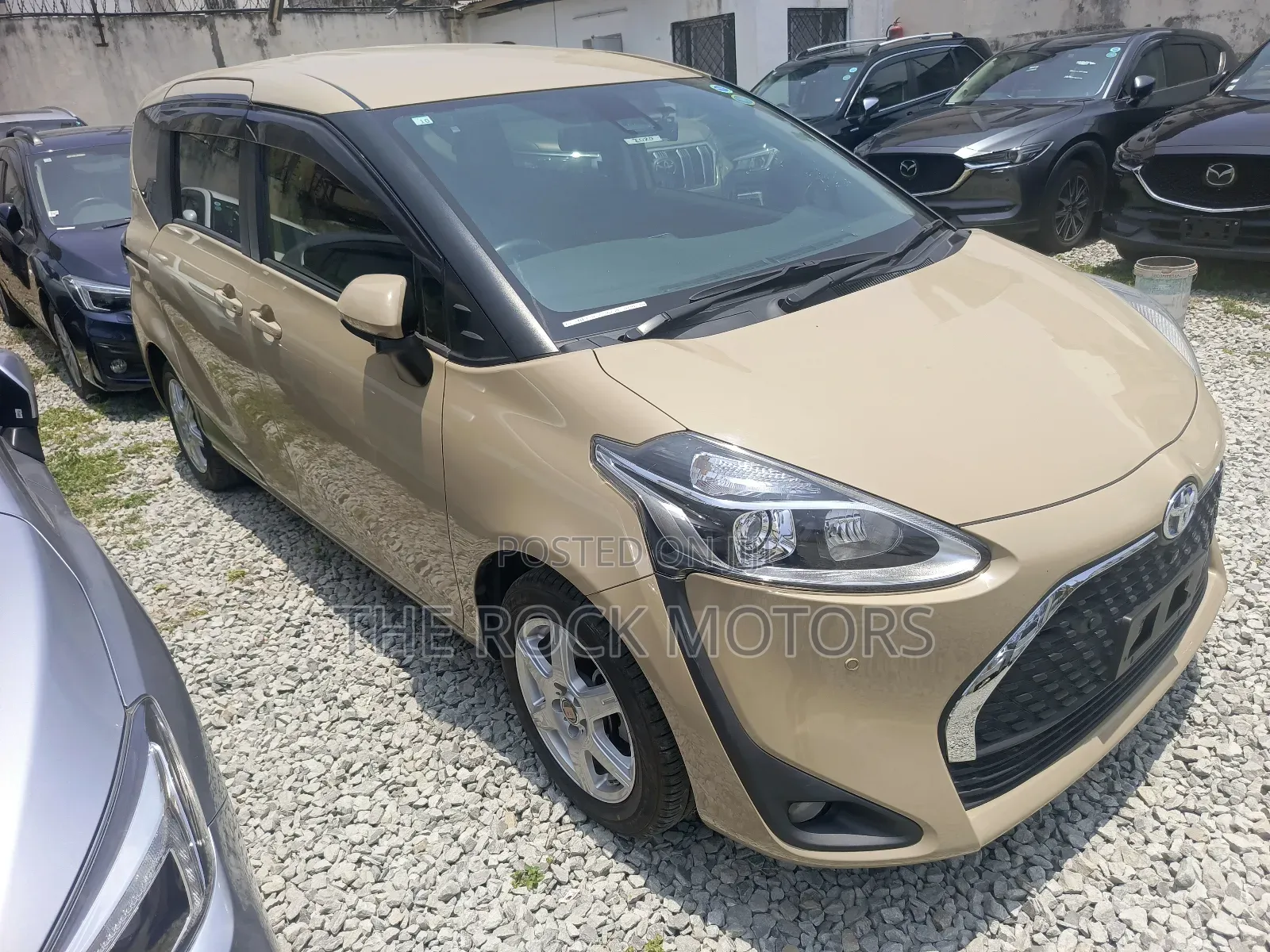 Toyota Sienta 2019 Brown