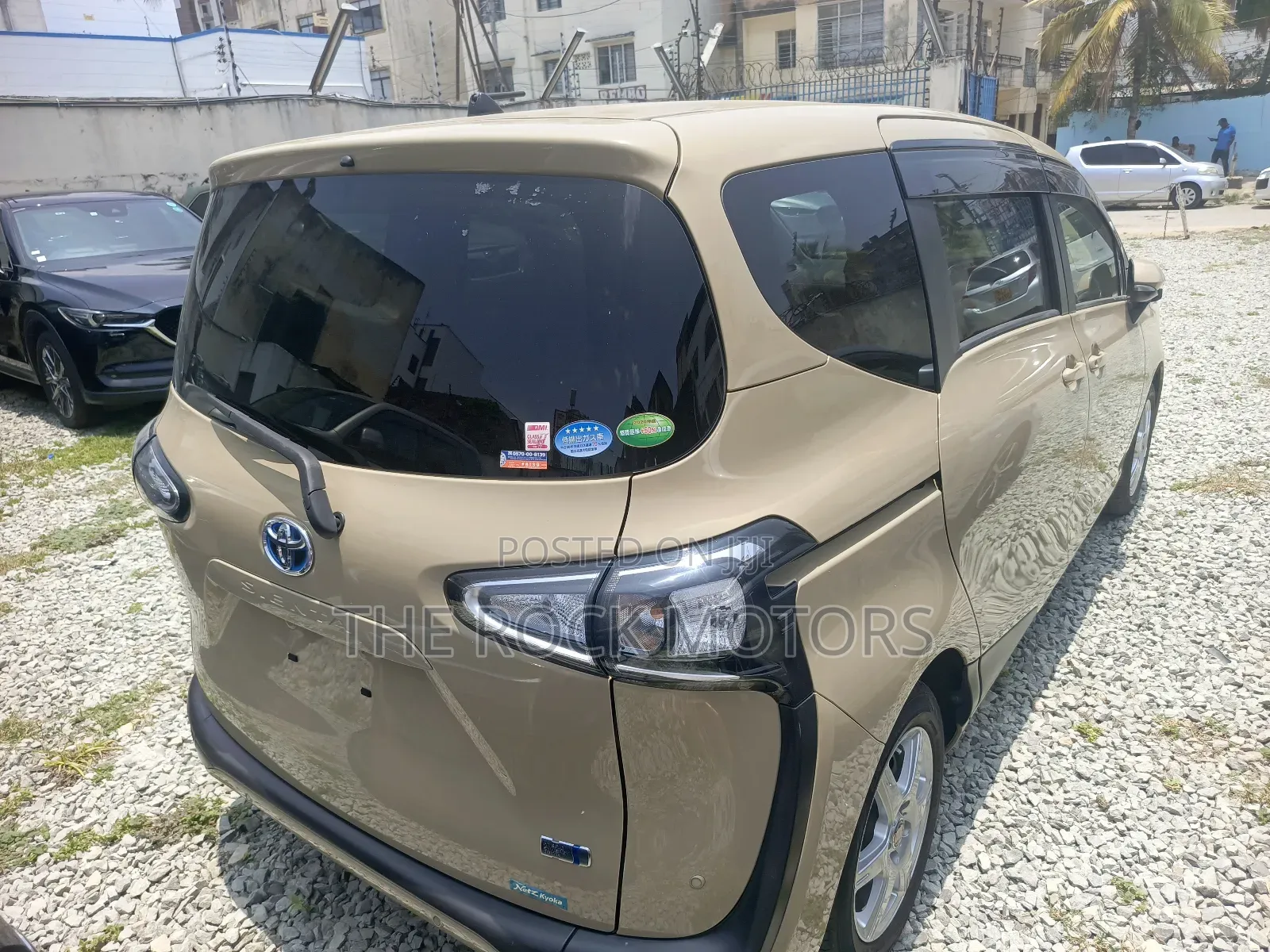 Toyota Sienta 2019 Brown