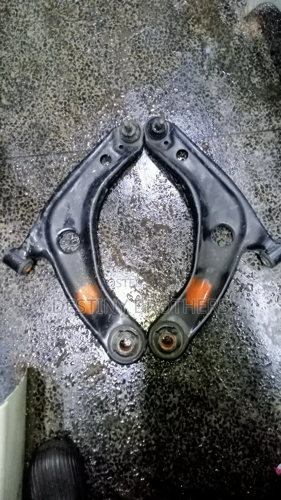 Control Arm Toyota Belta