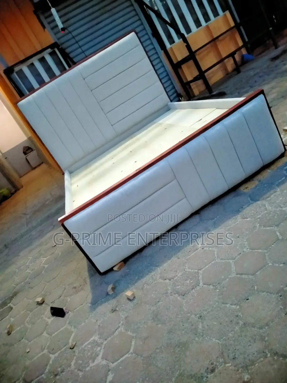 Modern Bed With Biding