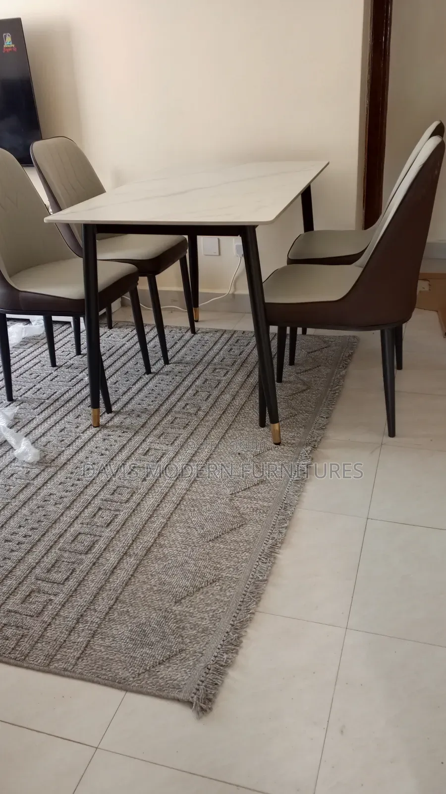 Draining Table With 4 Chairs