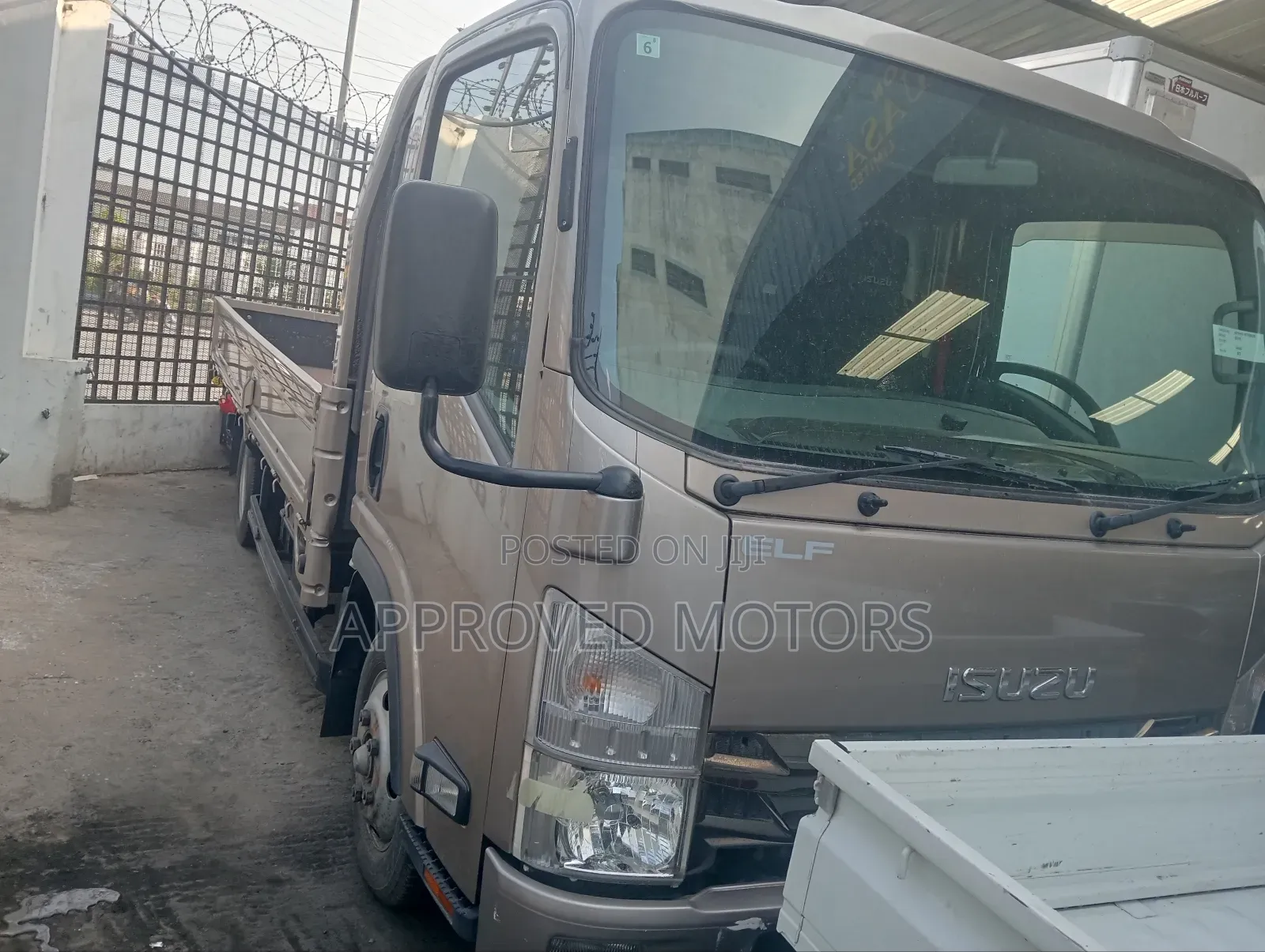 Isuzu NPR 85 Open Body