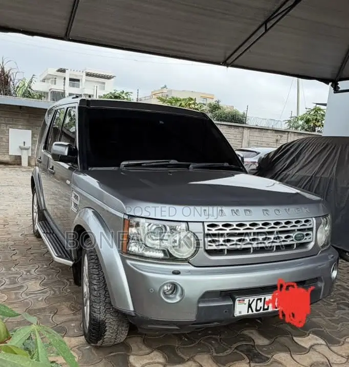 Land Rover Discovery 2013 Silver