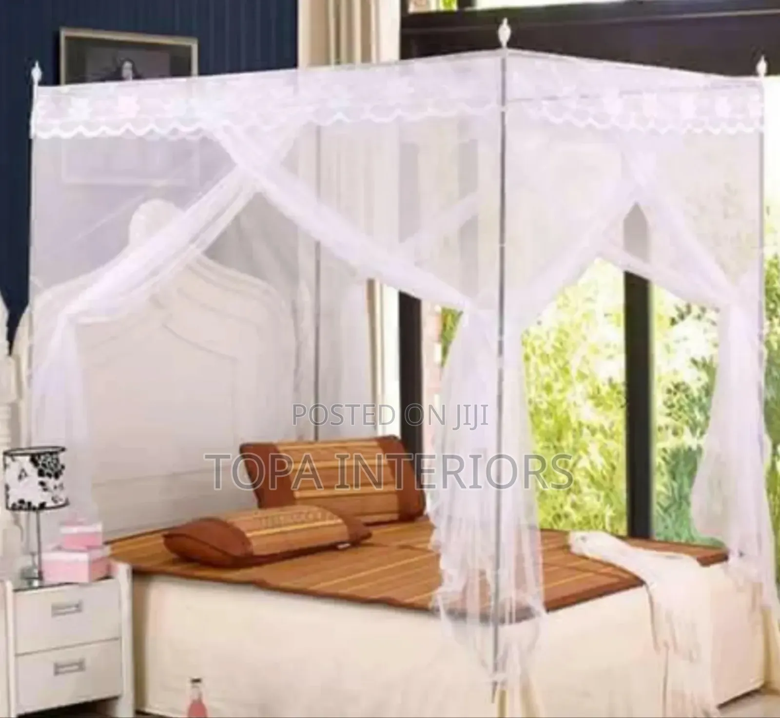Mosquito Nets for Air BNB With 4 Metallic Stands