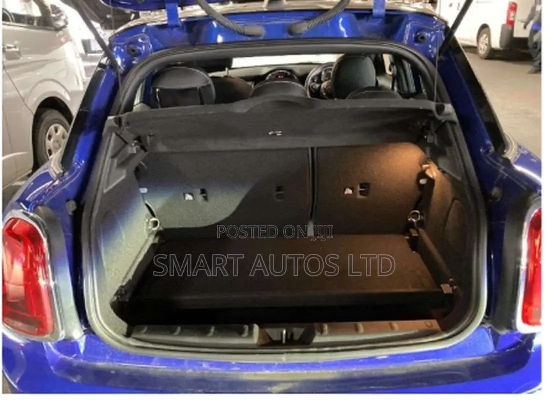Mini Cooper 2019 Blue