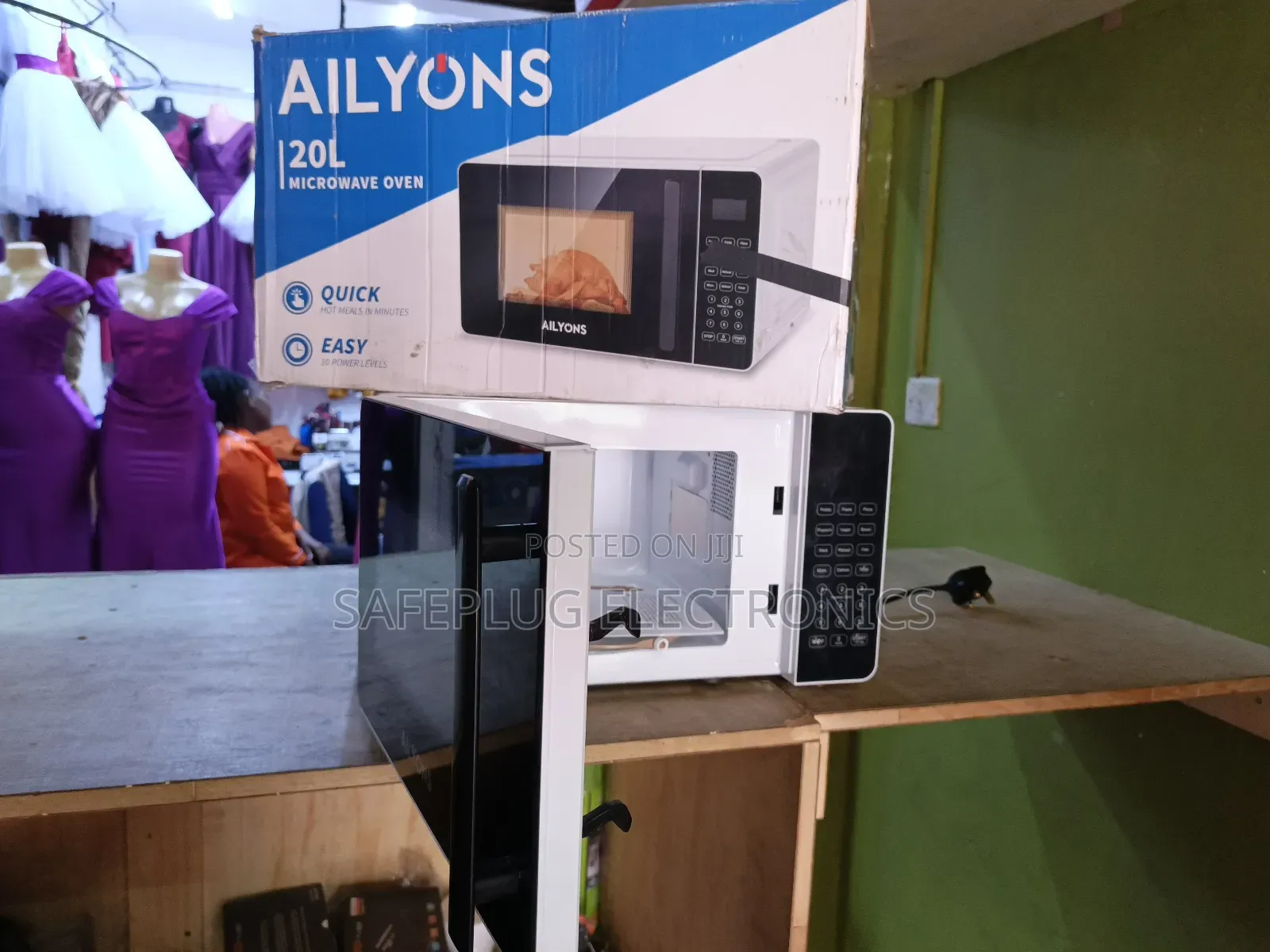 Ailyons 20 Litres Digital Microwave Oven With Grill – 700w,