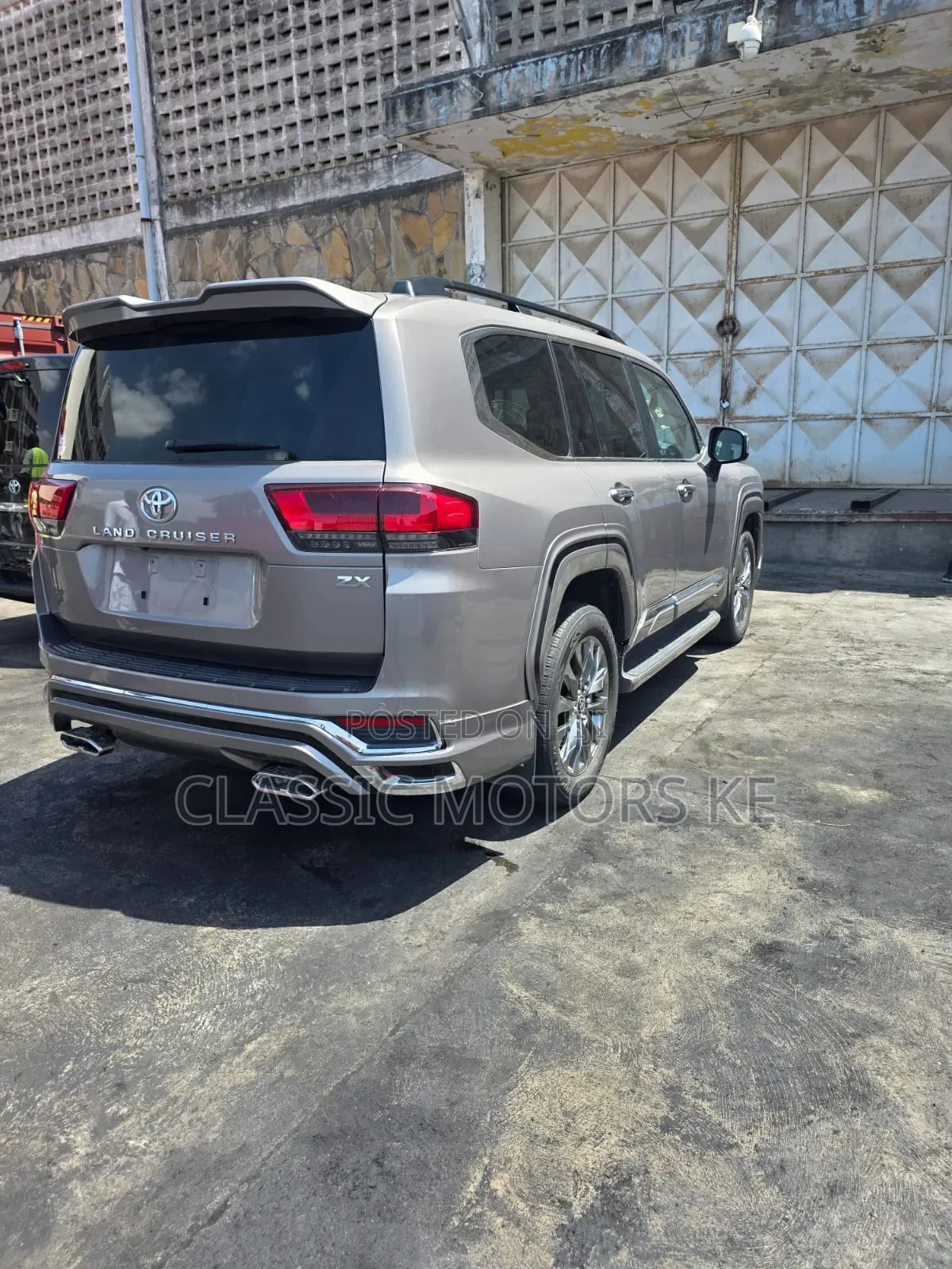 Toyota Land Cruiser 3.3 Diesel 4WD 2022 Gold
