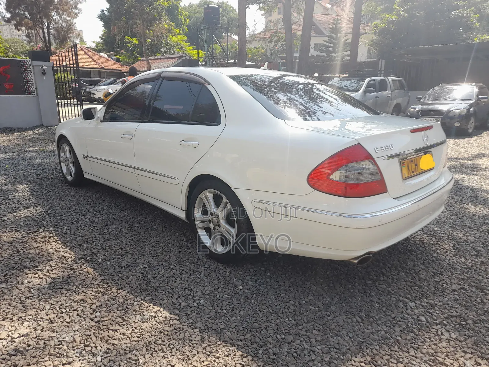 Mercedes-Benz E350 Base 4dr Sedan RWD (3.5L 6cyl 7A) 2009 Pearl