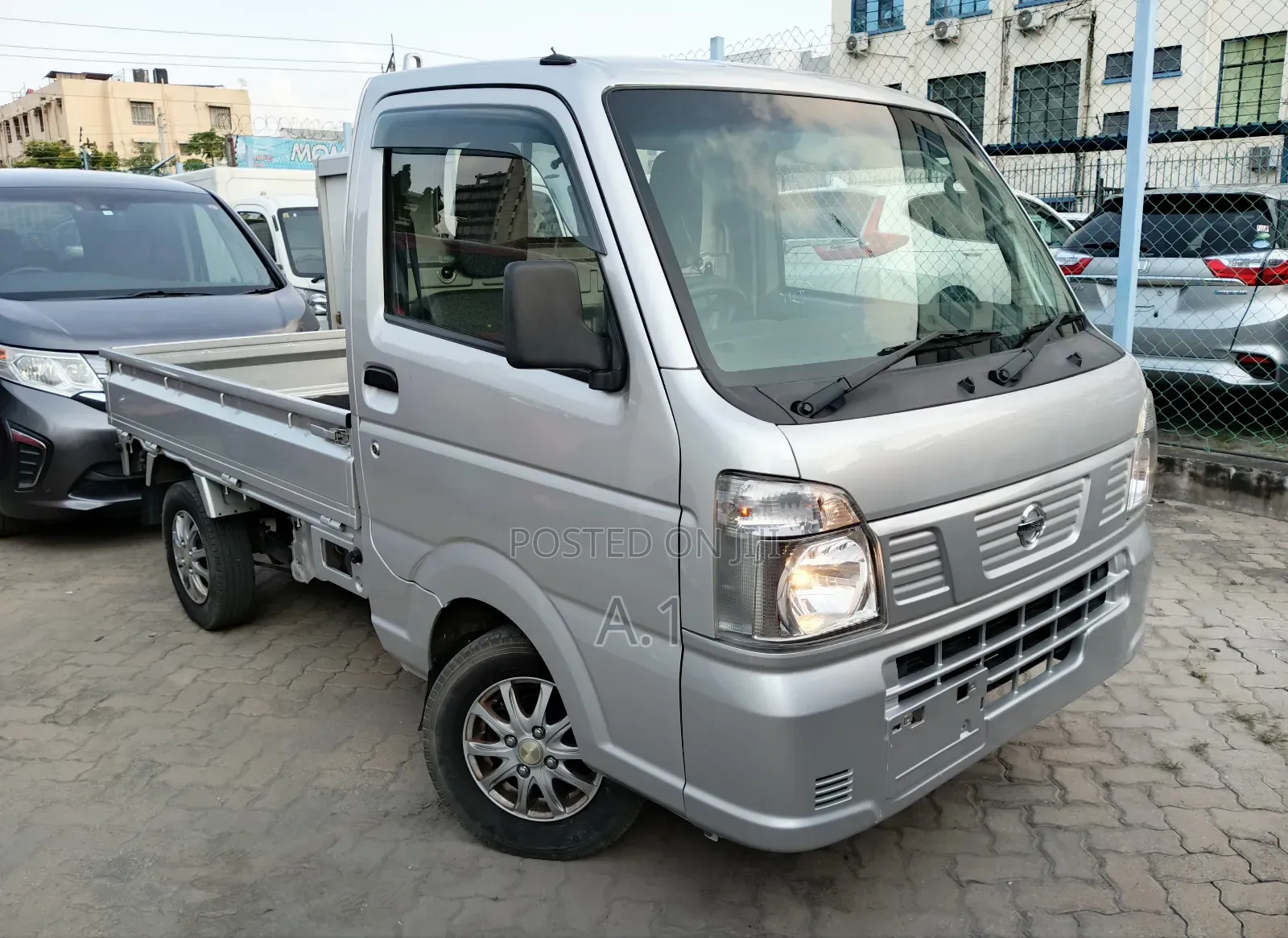 Nissan Nt 100 Truck