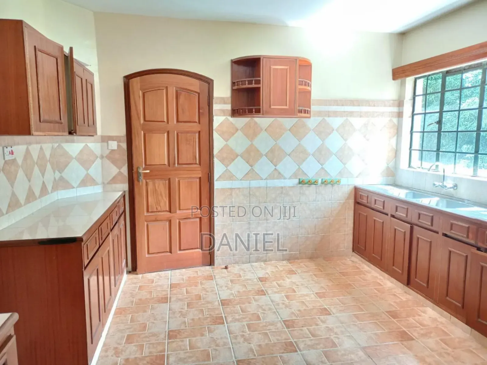 4bdrm Apartment in Raphta Road, Westlands for rent