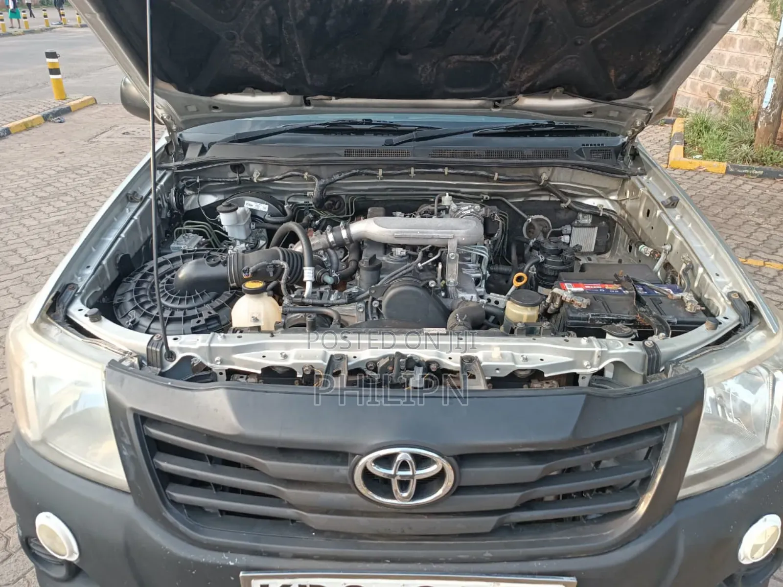 Toyota Hilux 2012 Silver