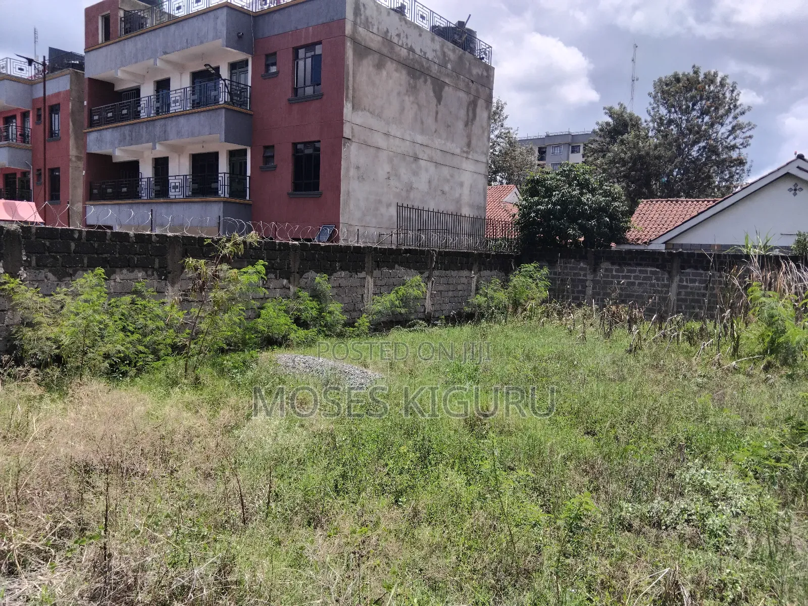 Kamakis 50x100 Plot Plus Perimeter Wall.
