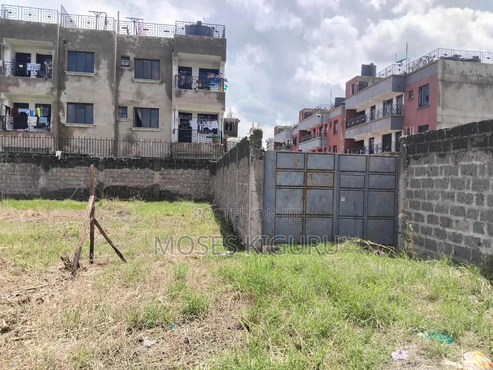 Kamakis 50x100 Plot Plus Perimeter Wall.