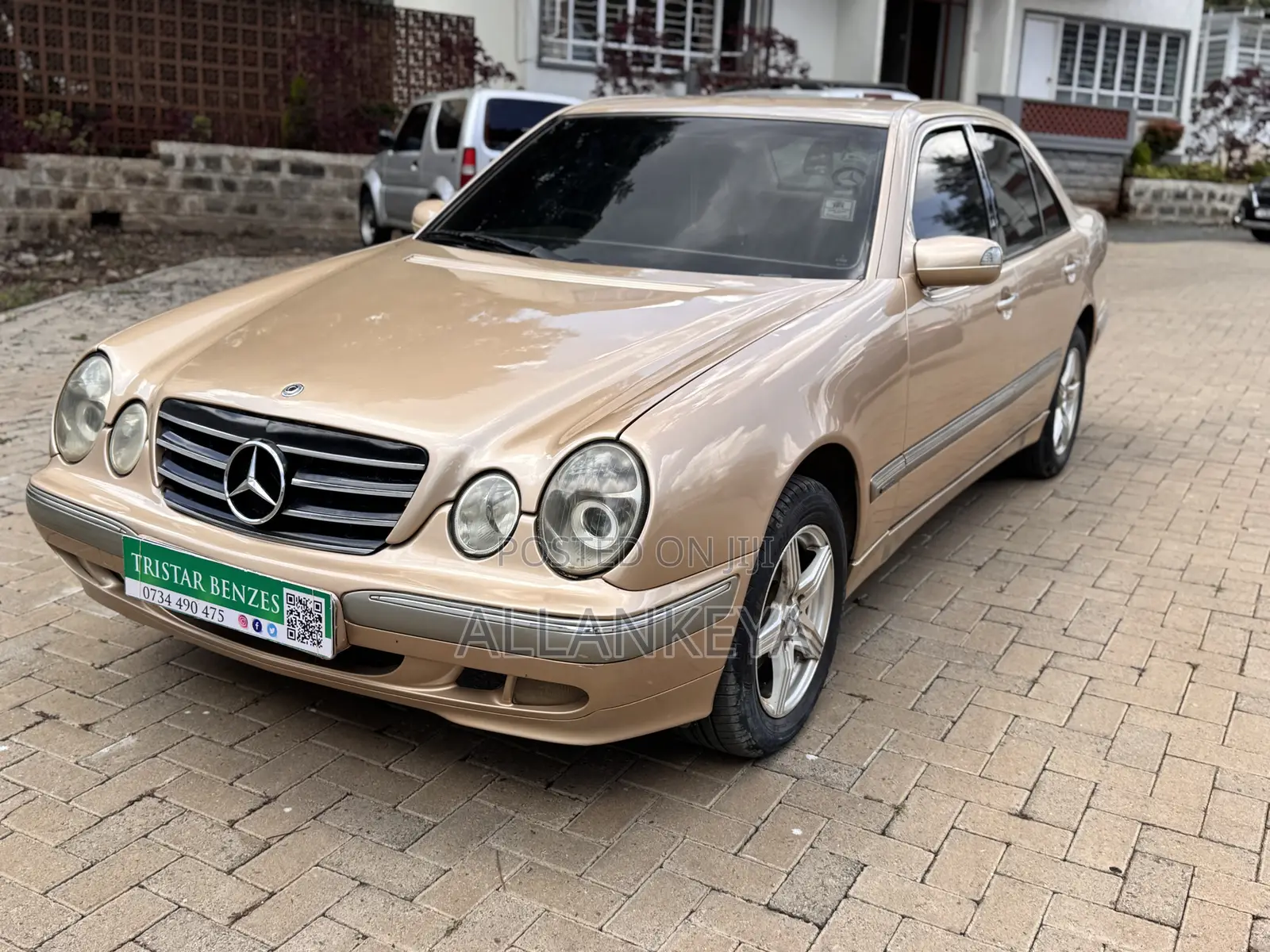 Mercedes-Benz E200 2001 Gold