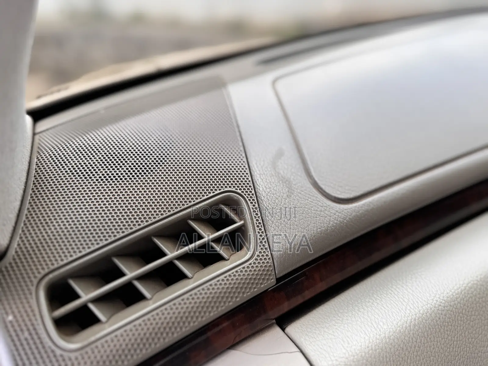 Mercedes-Benz E200 2001 Gold