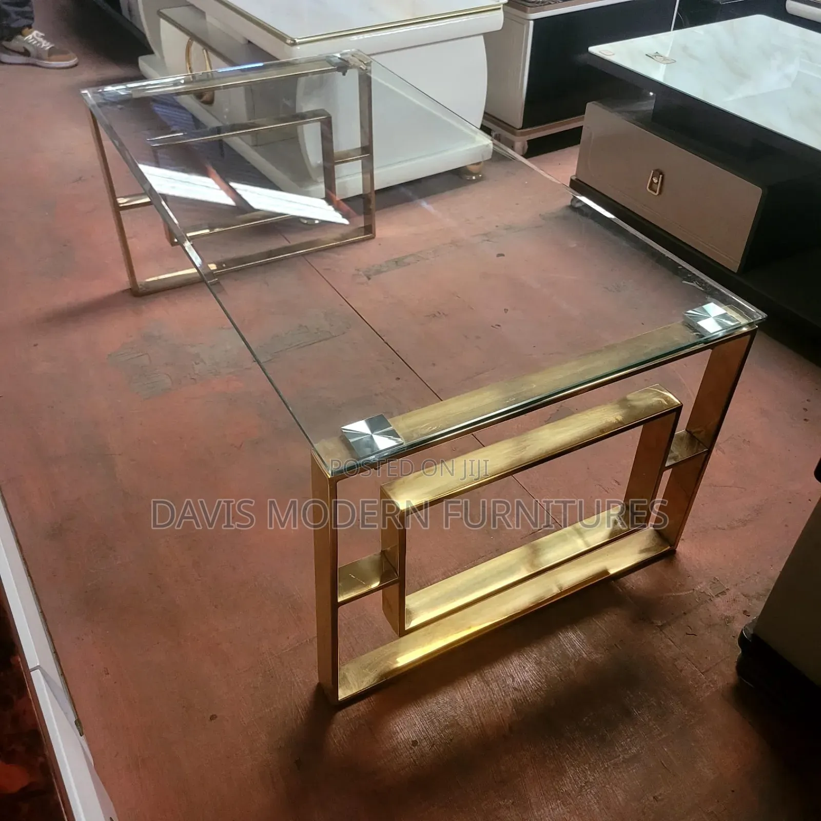 Draining Table With Glass