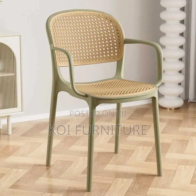 Home Chair : Koi Custom Modern Plastic Bistro Chair
