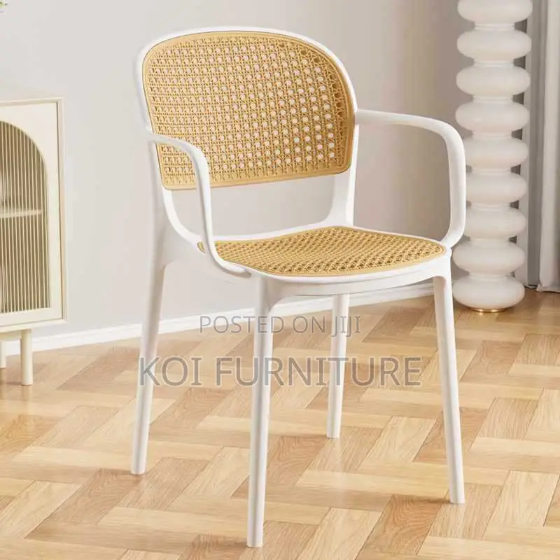 Home Chair : Koi Custom Modern Plastic Bistro Chair