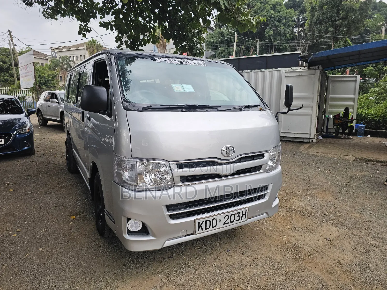 Toyota HiAce 2013 Silver
