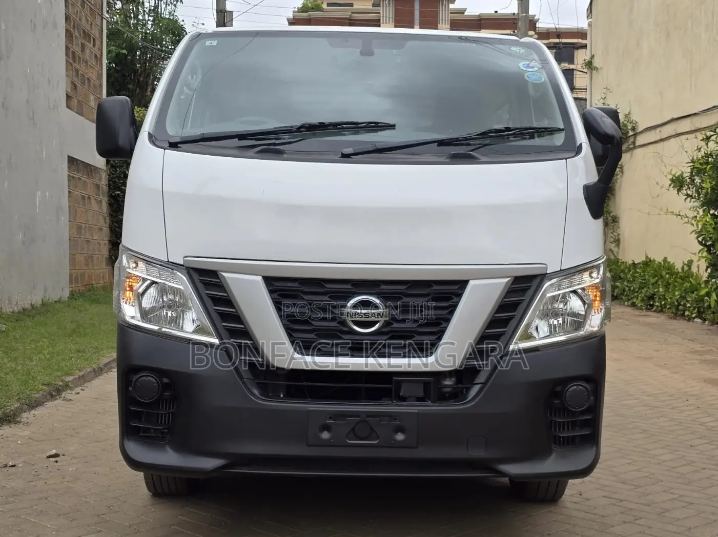 Nissan Caravan (Urvan) 2018 White