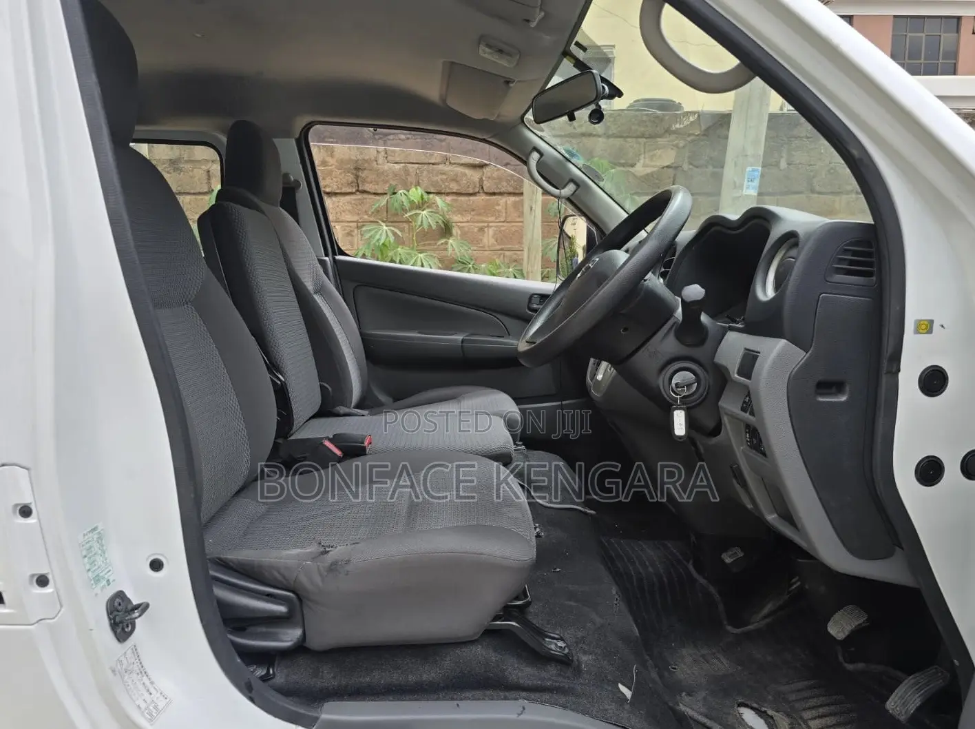 Nissan Caravan (Urvan) 2018 White