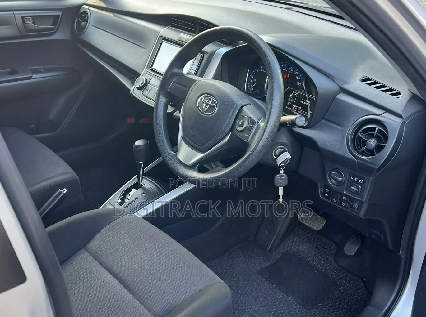 Toyota Corolla Fielder 1.5 Hybrid FWD 2018 Silver