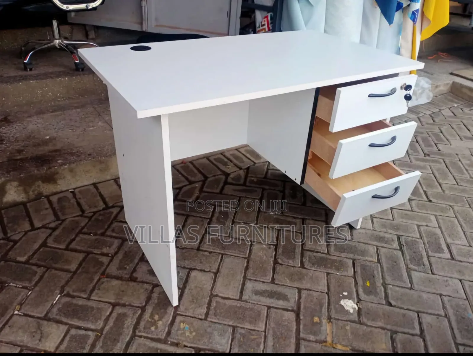 1.2m Local Computer Table