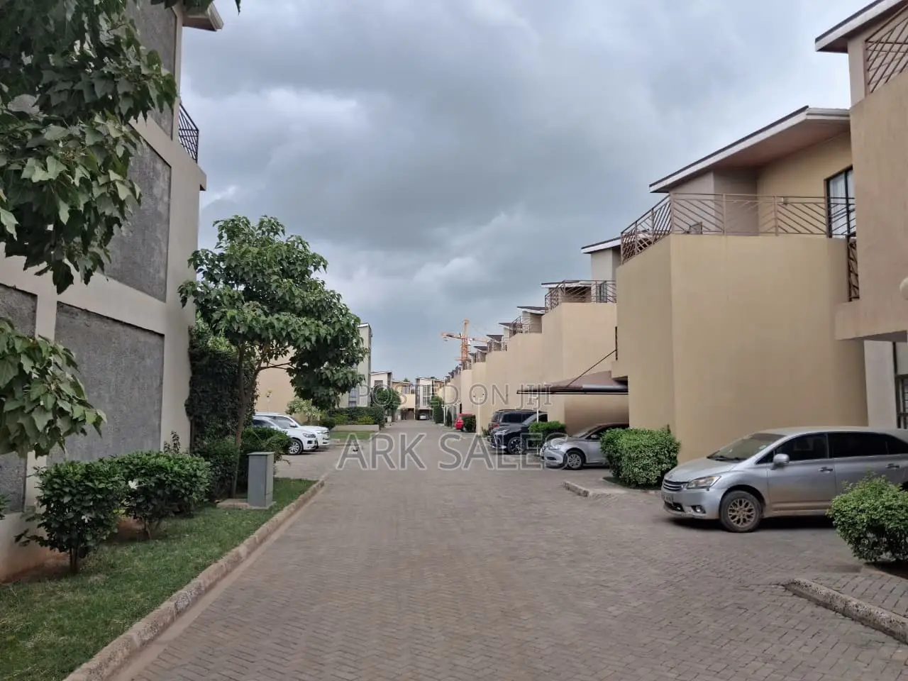 6bdrm Duplex in Firfield Estate, Hotel 67 Area for sale