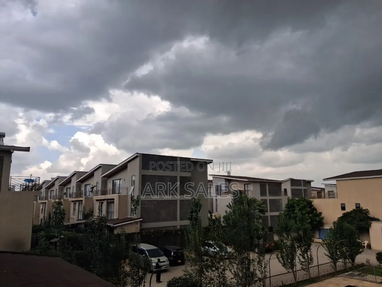 6bdrm Duplex in Firfield Estate, Hotel 67 Area for sale