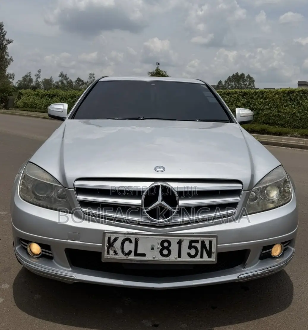 Mercedes-Benz C200 2010 Silver