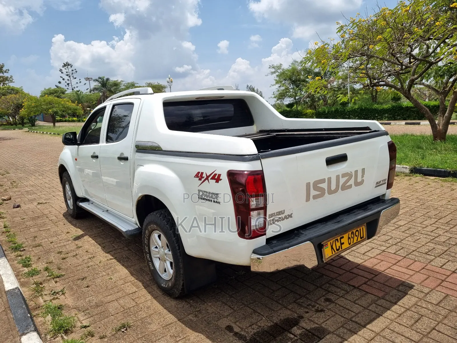 Isuzu D-MAX 2015 White