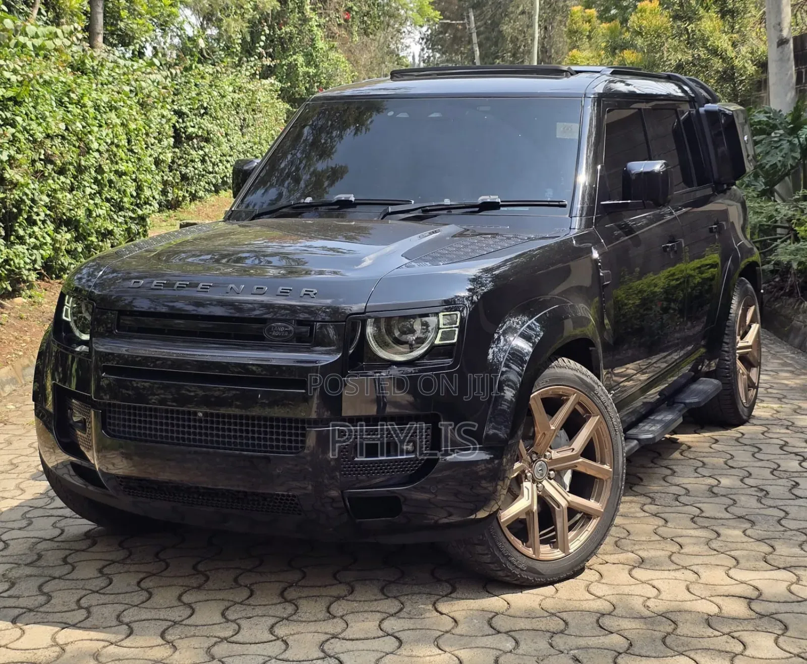 Land Rover Defender 2022 Black