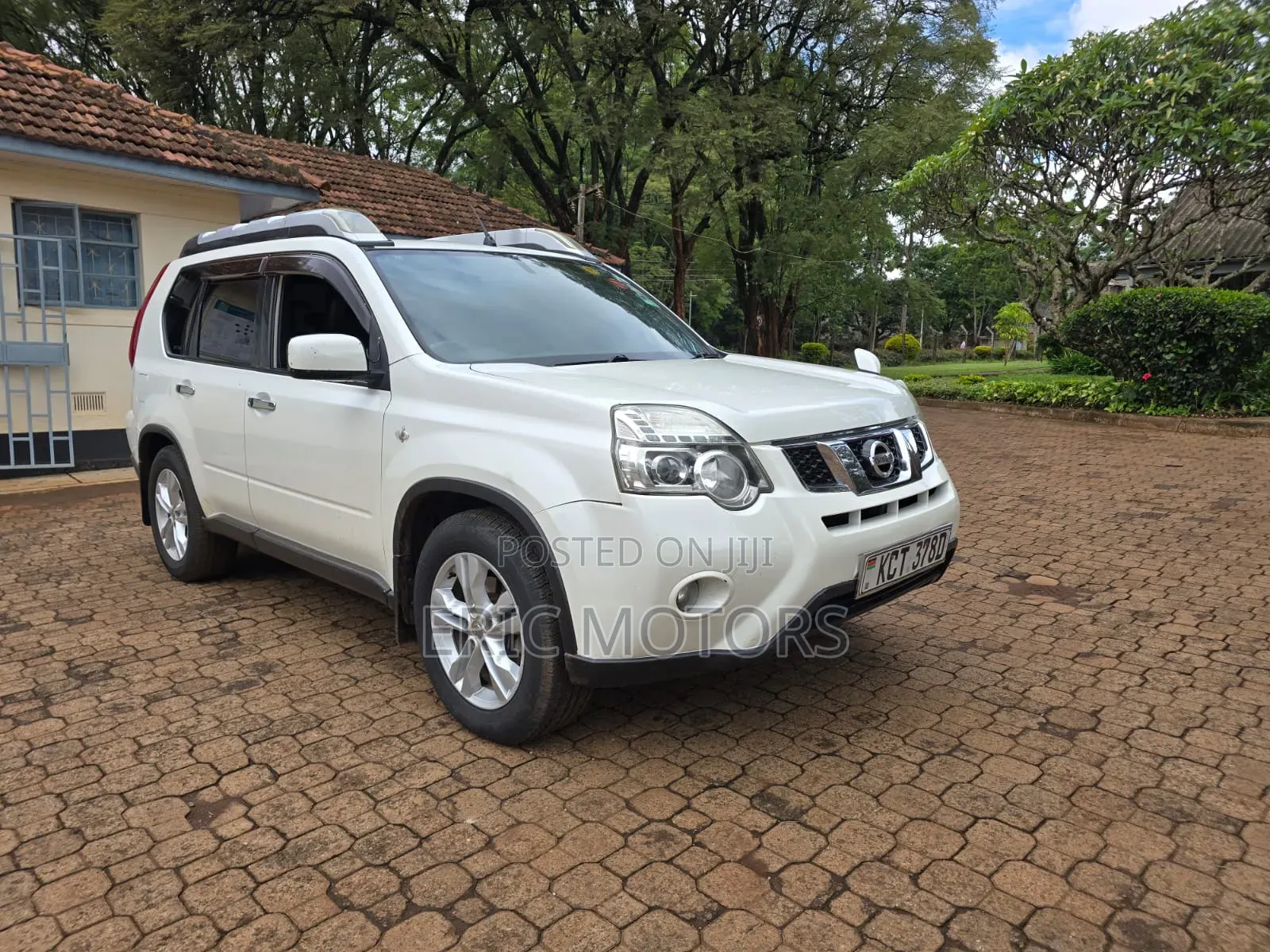 Nissan X-Trail 2012 White