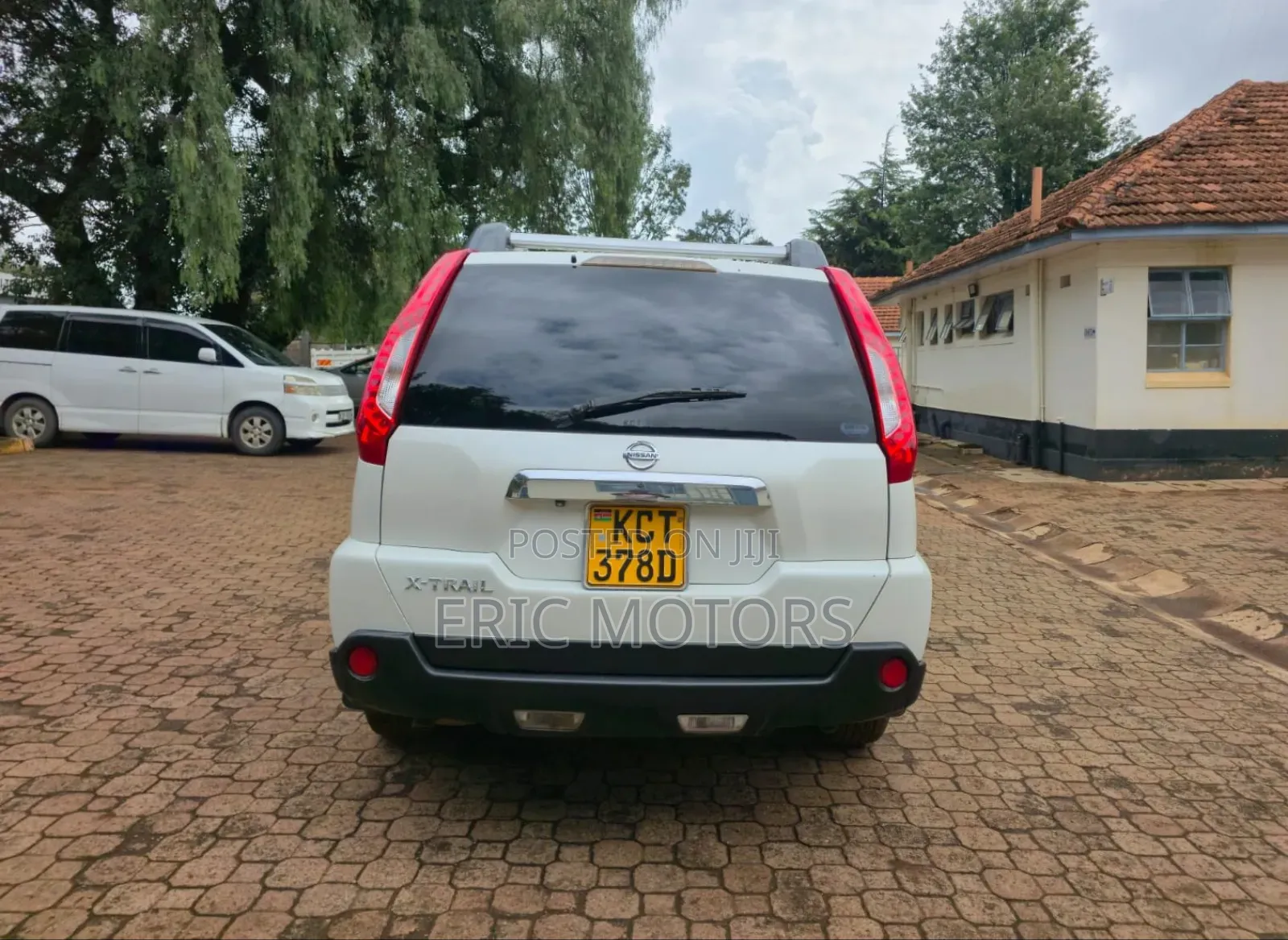 Nissan X-Trail 2012 White