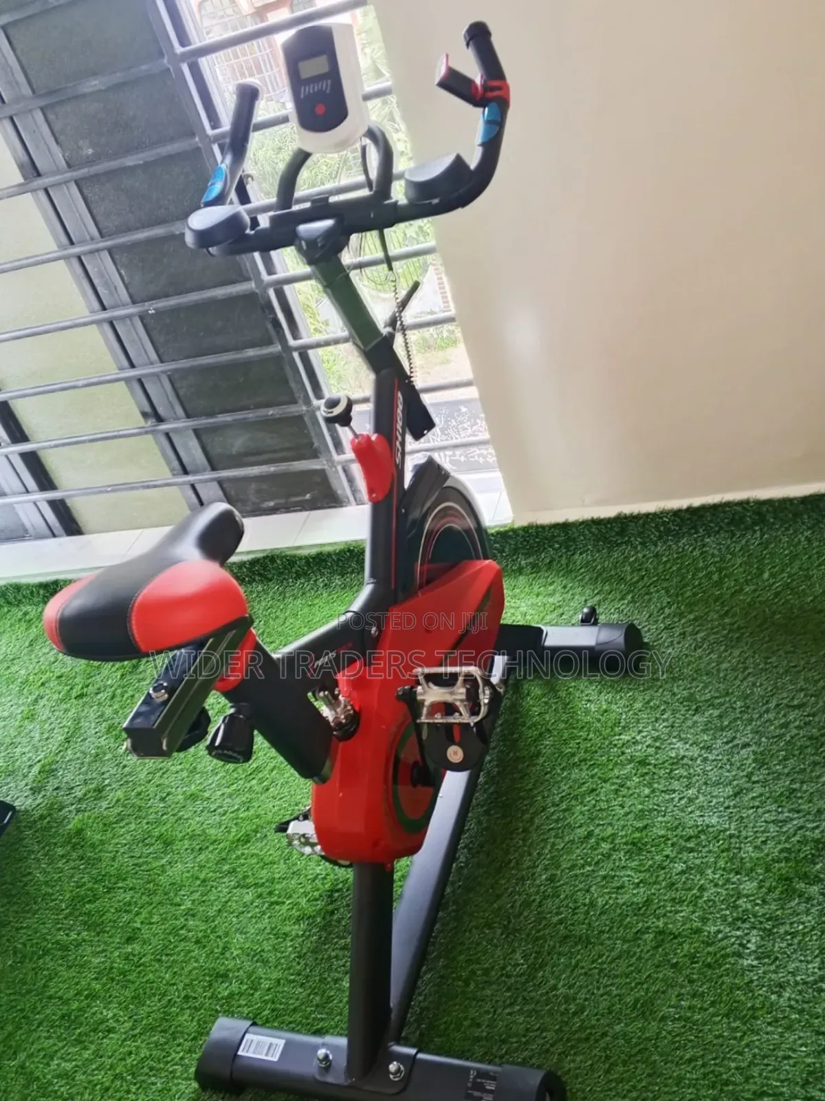 Sh 100 Spin Bike
15kg Flywheel
120kg Weight Load
Measures Time Speed