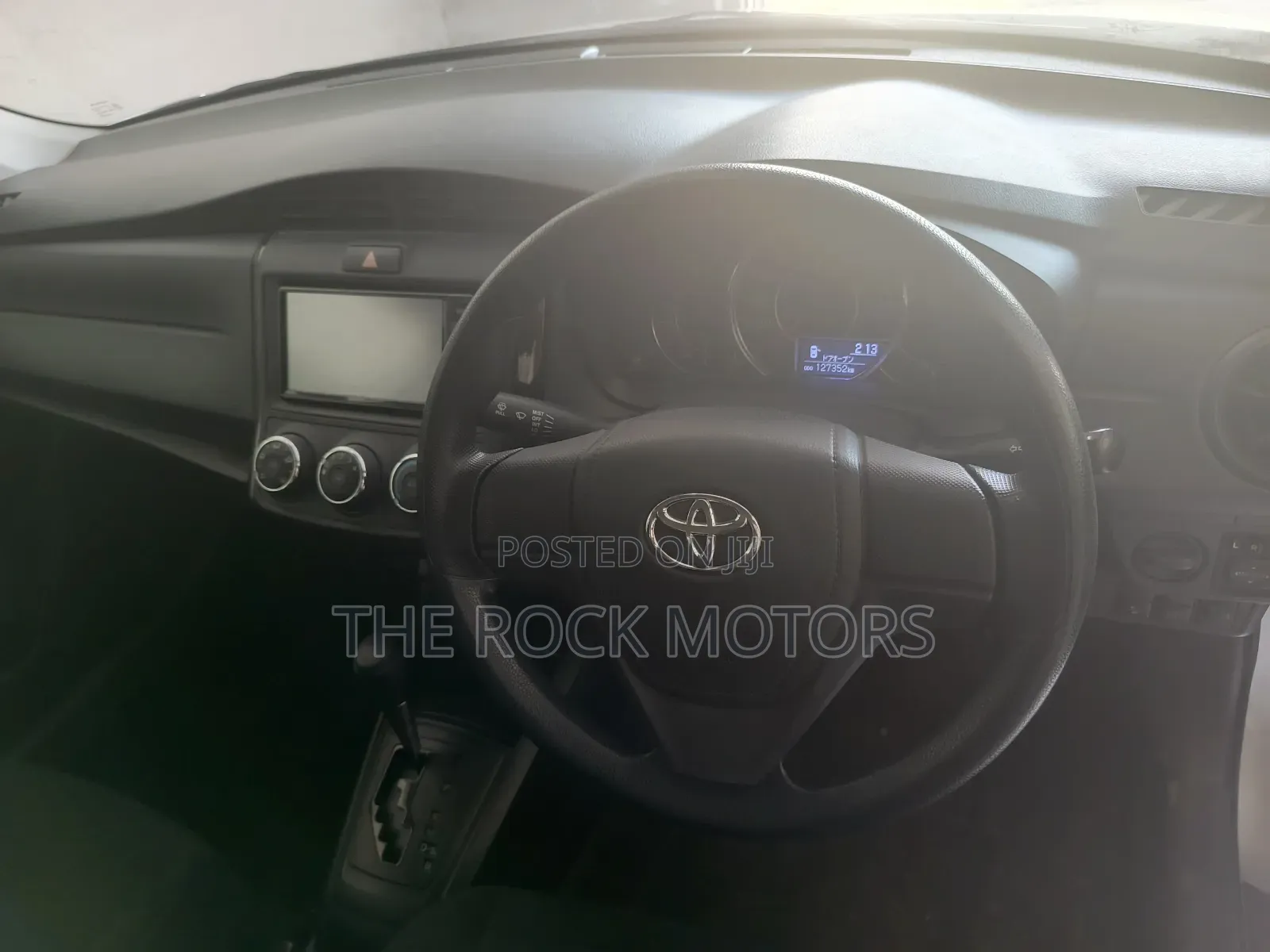 Toyota Axio 2018 Silver