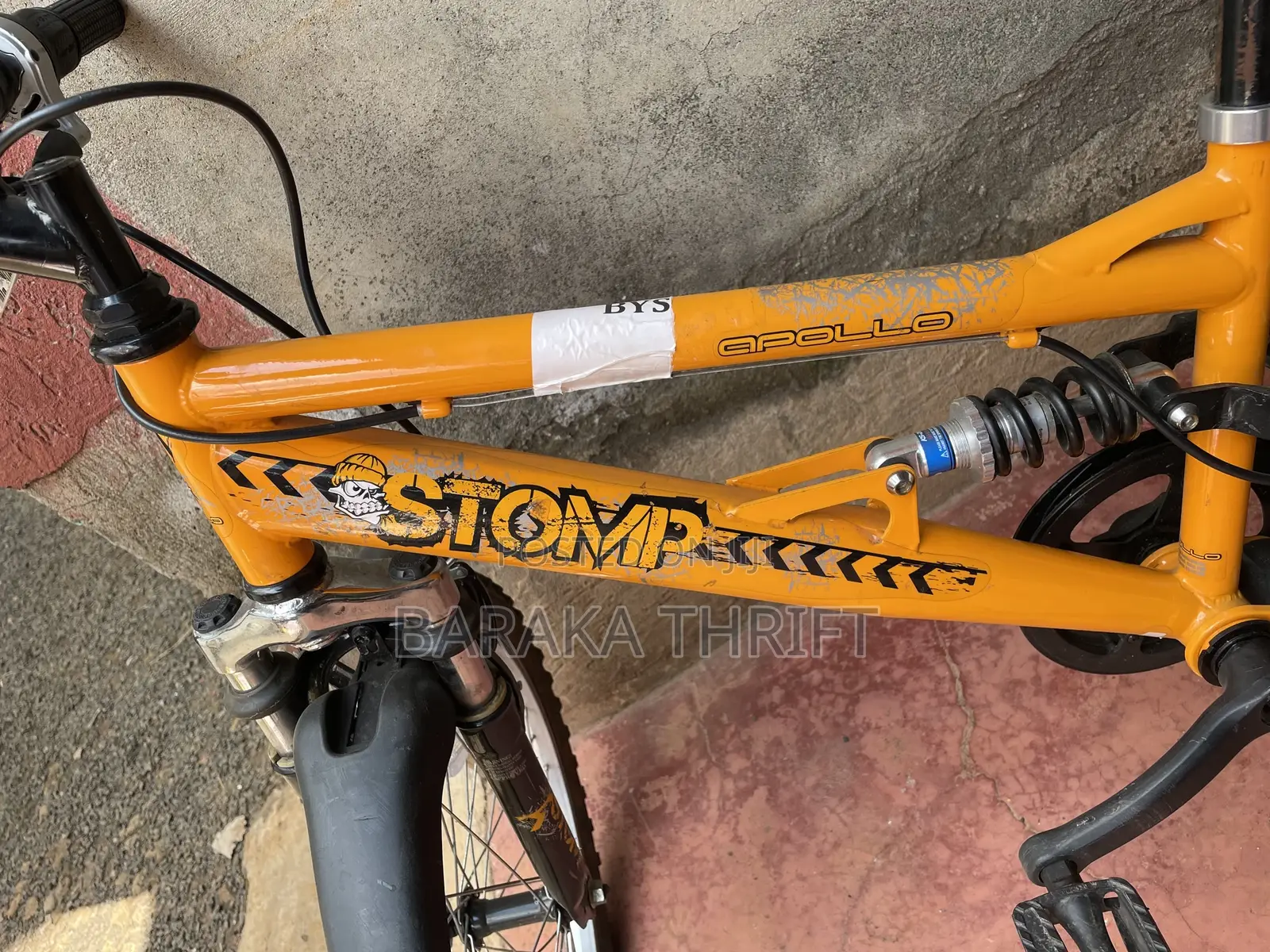 Apollo Storm Mountain Bike 20" Wheels Gears Suspension—Shimano Equippe