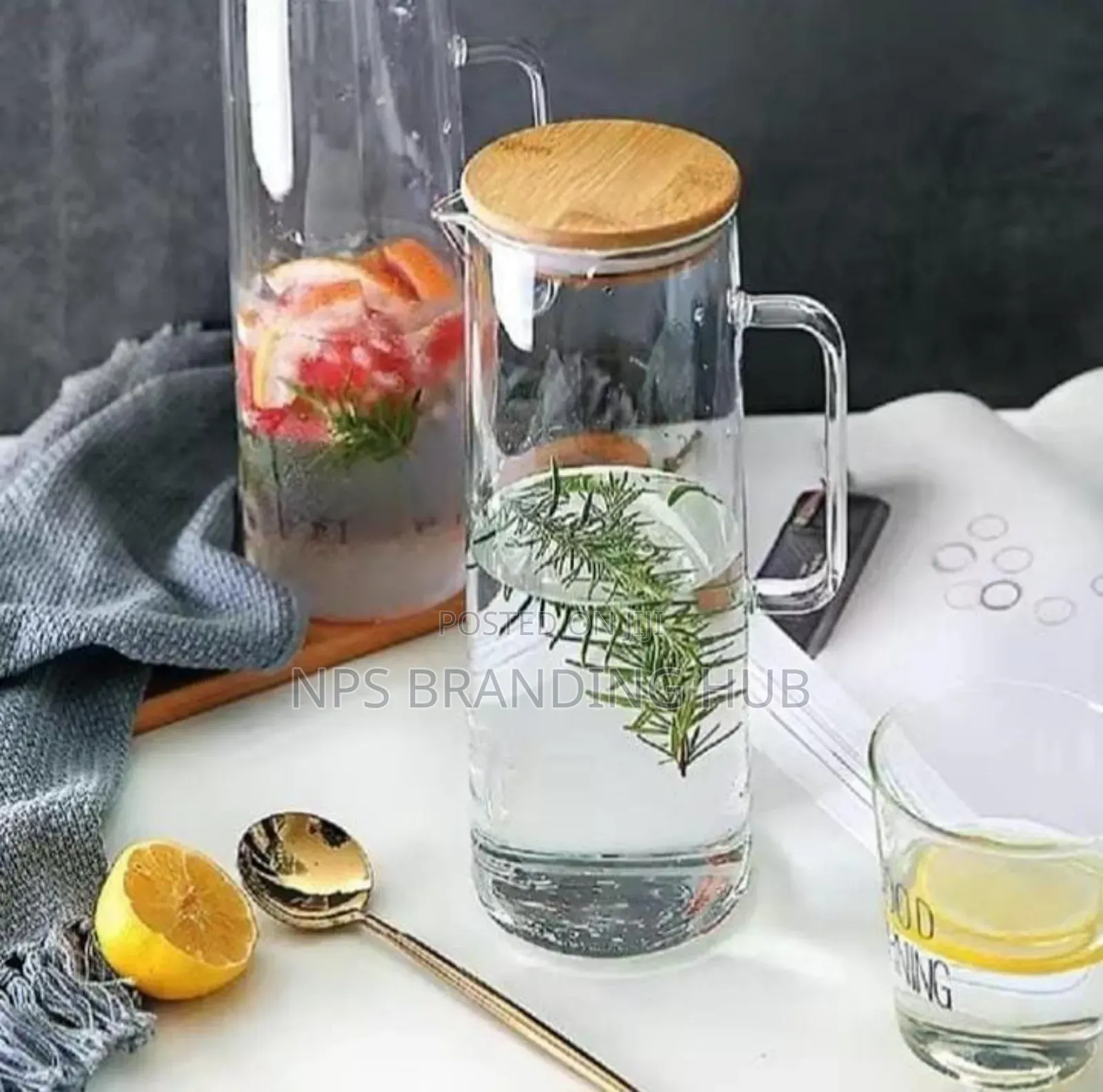 Heat Resistant Glass Jug With An Airtight Bamboo Lid. 1.2 Litres Ao