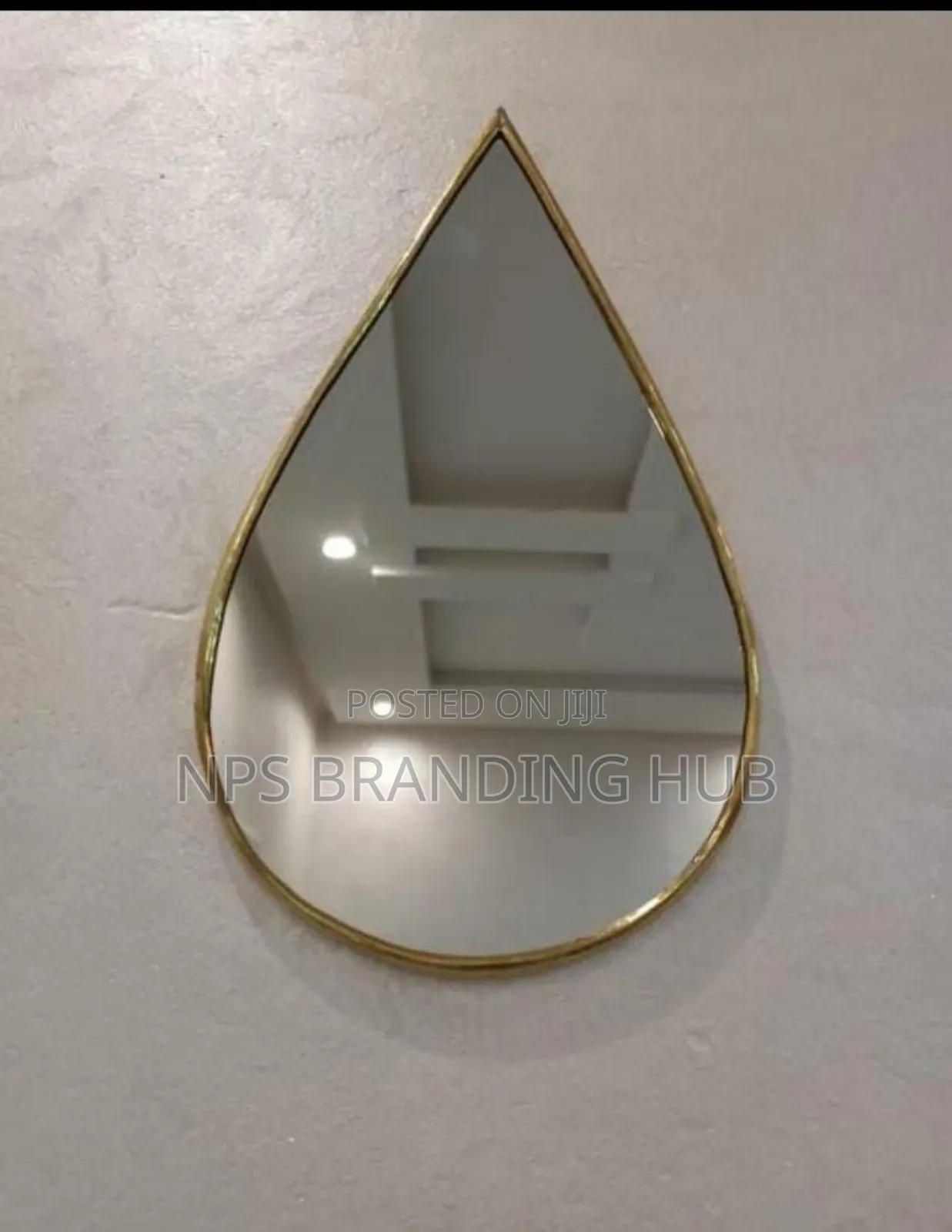 Decorative Oval Shaped Mirror Ao