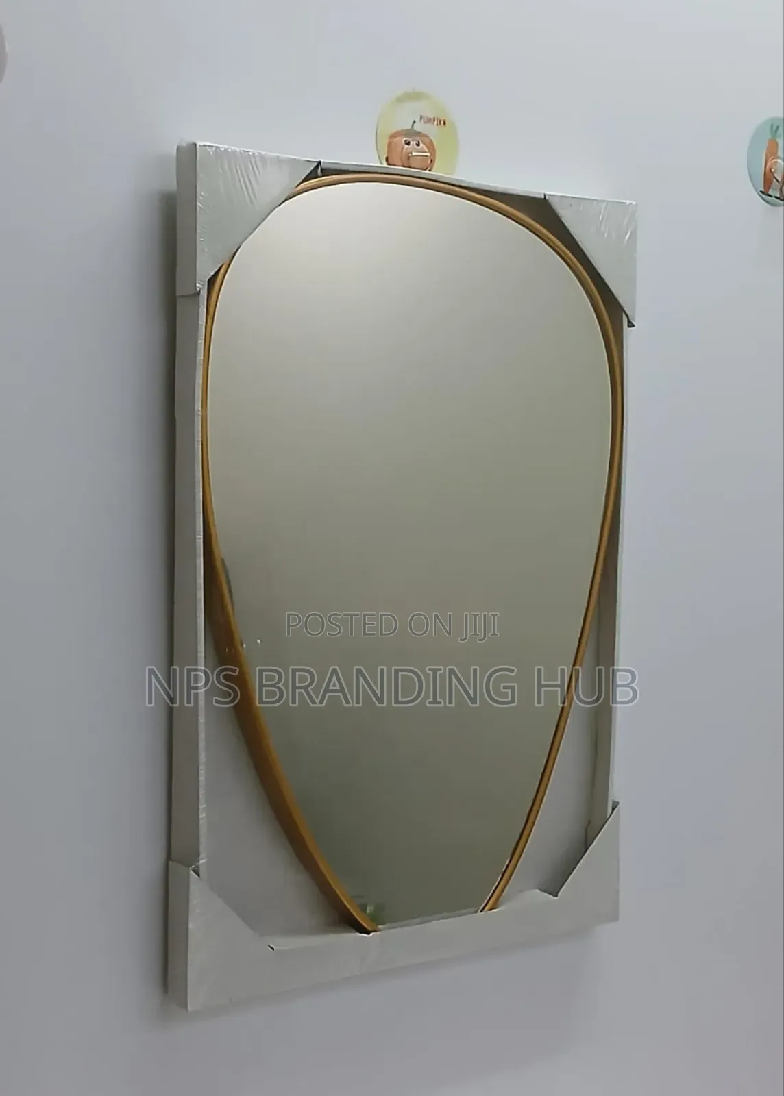 Decorative Oval Shaped Mirror Ao