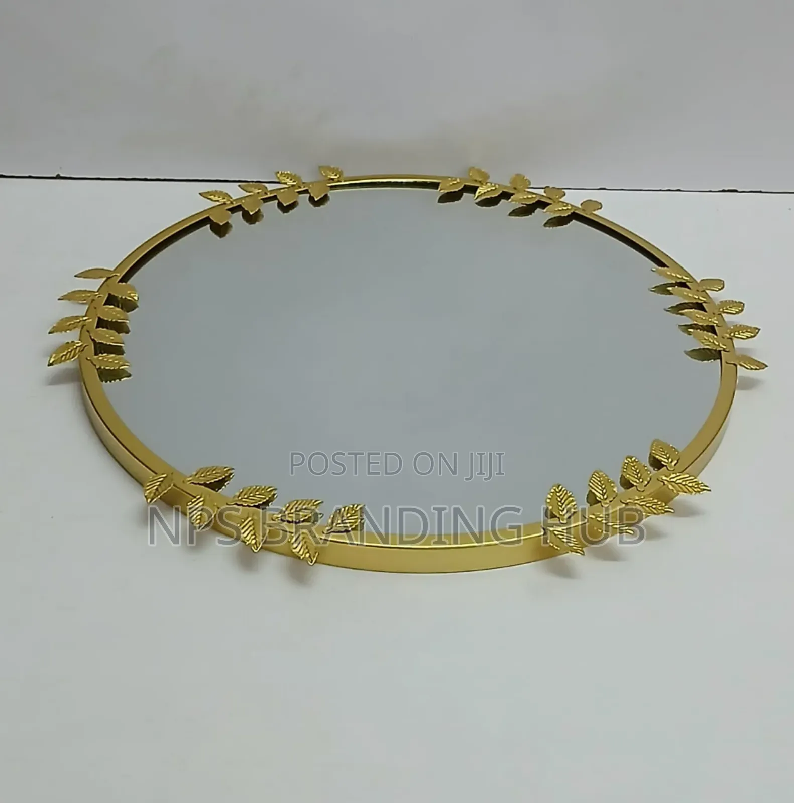 Decorative Round Shaped Mirror 
42 Cm Ao