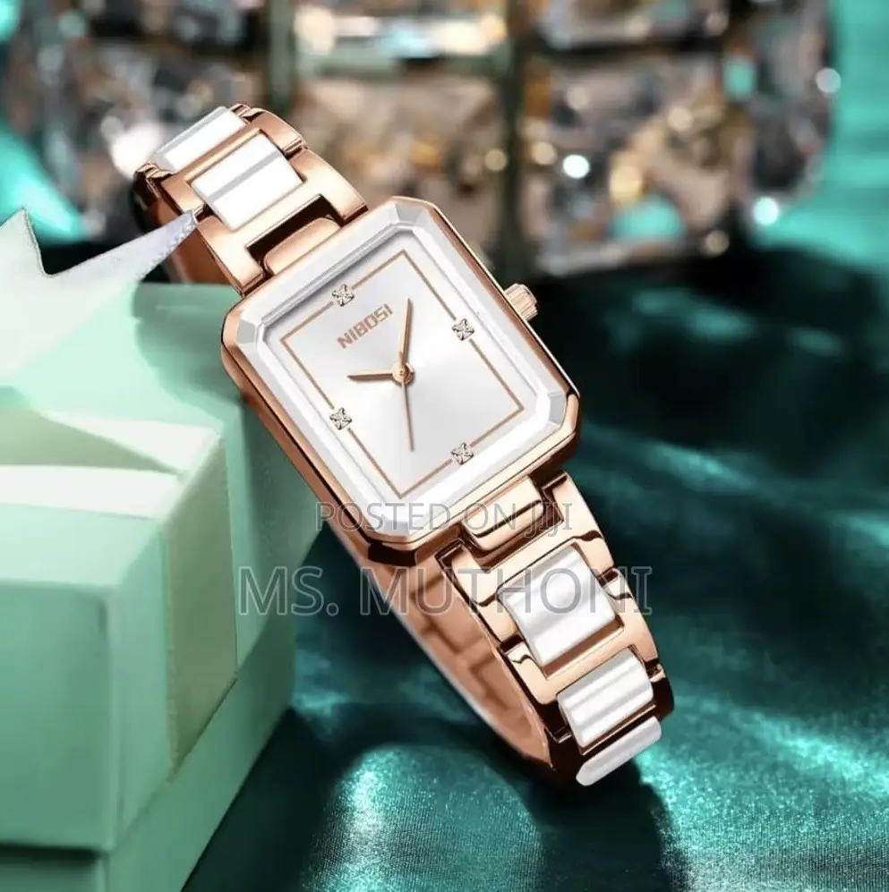 Beautiful Women's Analog Quartz Diamond Wrist Watch